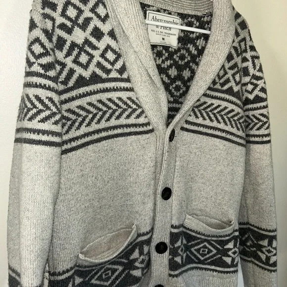 Abercrombie & Fitch Black and Gray Patterned Cardigan - Picture 2 of 4